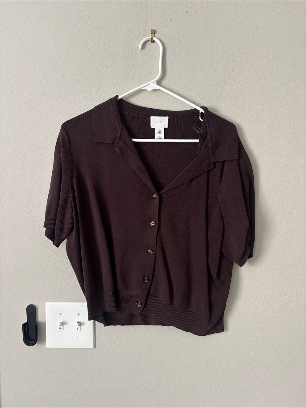 H& M Classic Short-Sleeve Button Front Top in Dark Brown